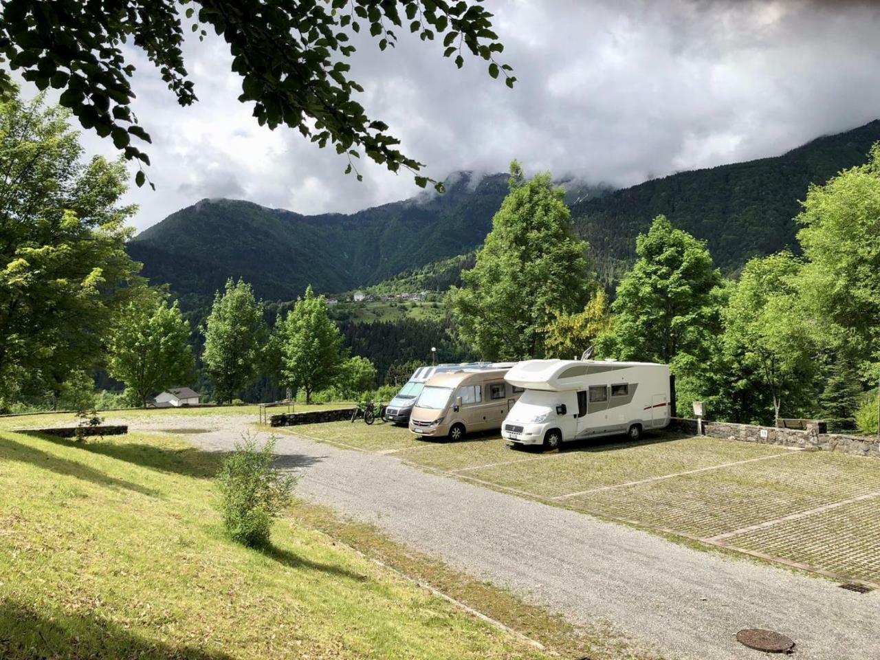 Camping & Caravan Zoncolan Ovaro Buitenkant foto